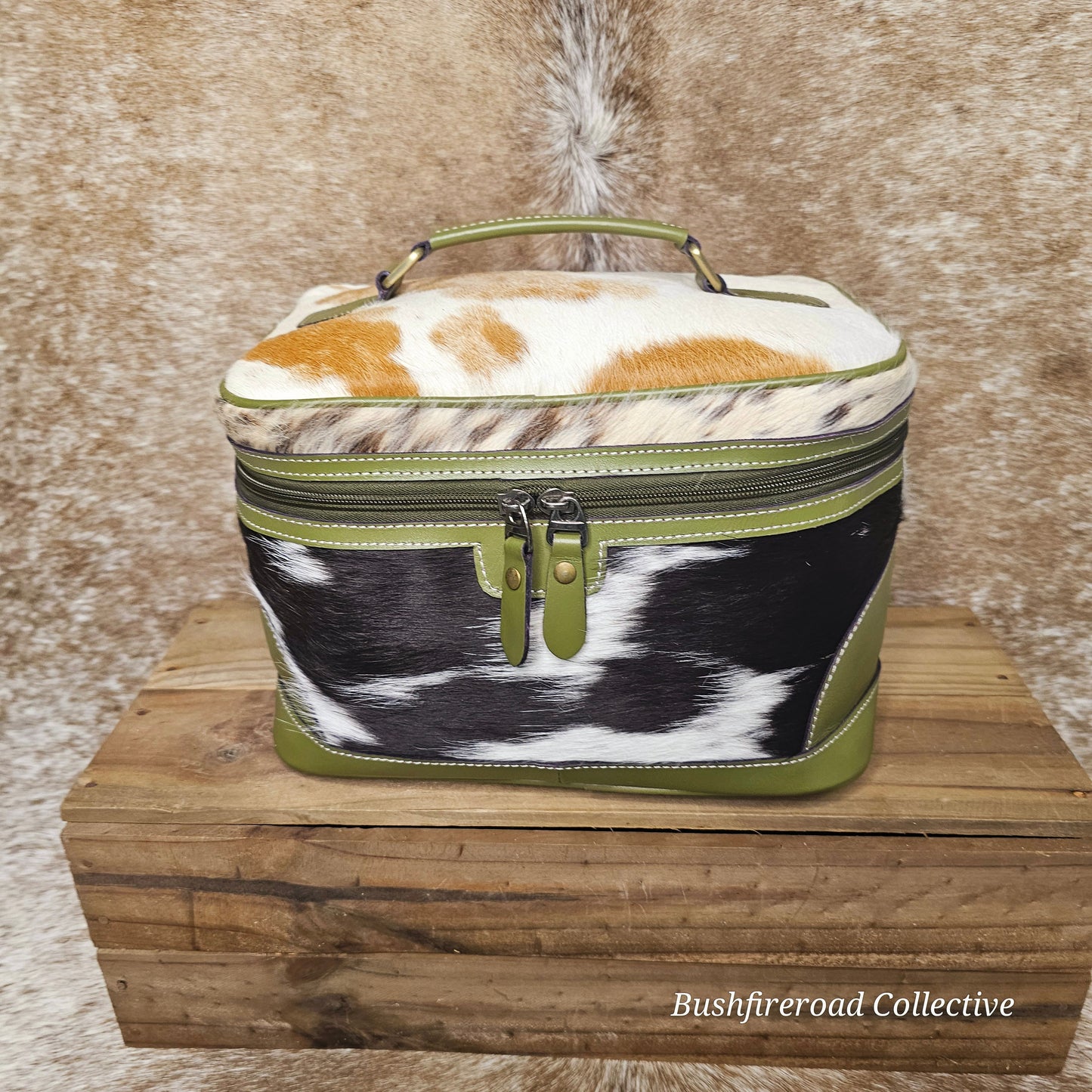 Signature Make-Up Bag π