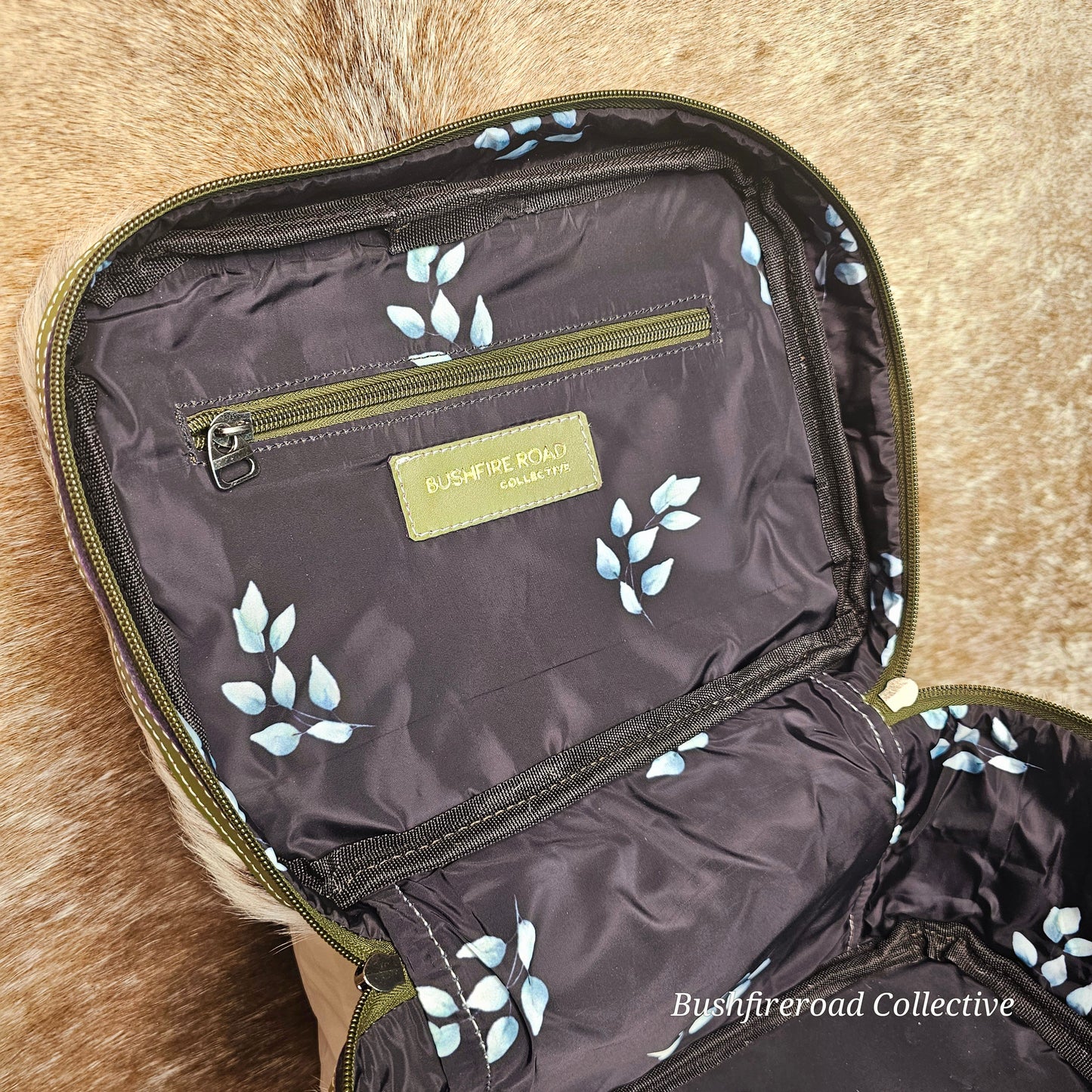 Signature Make-Up Bag π