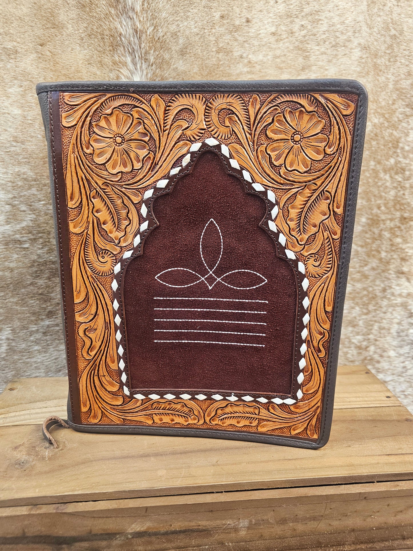 Medina Tooled Zip A4 Folder
