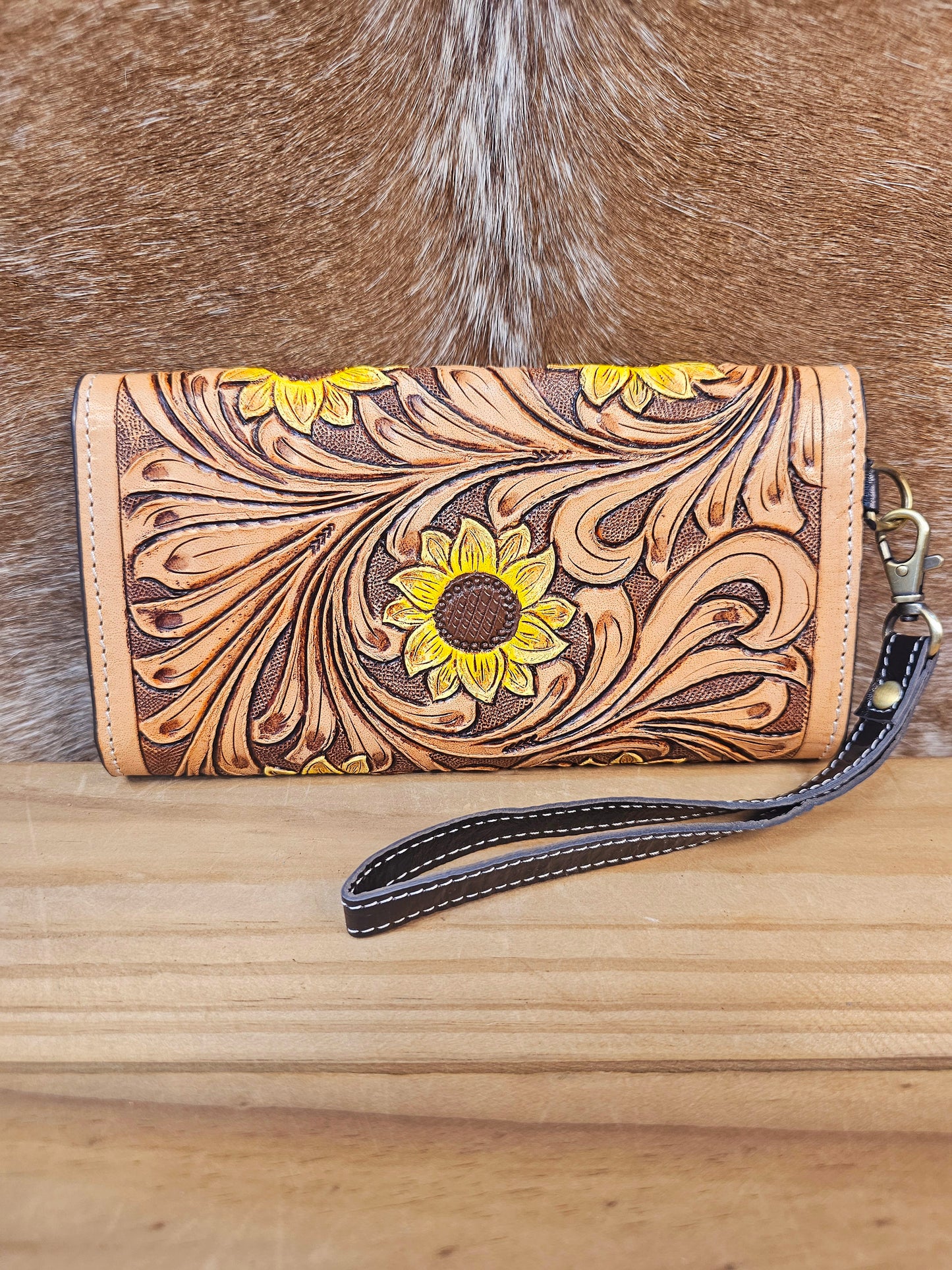 π» Sunflower Bloom Tooled Leather Wristlet Wallet