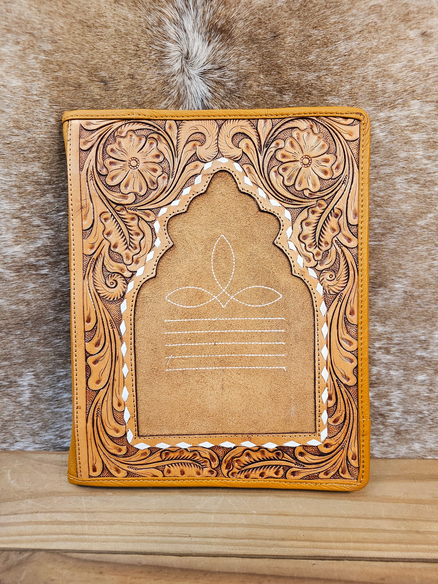 Medina Tooled Zip A4 Folder